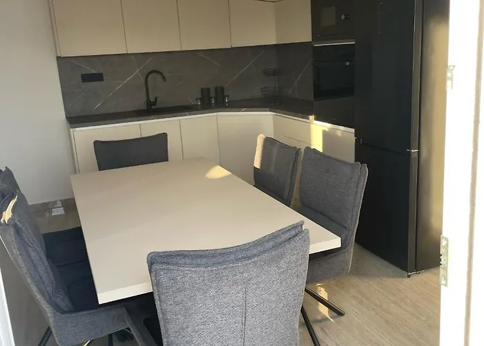 Roko Apartman Starigrad-Paklenica