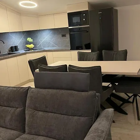 Roko Apartamento Starigrad Paklenica